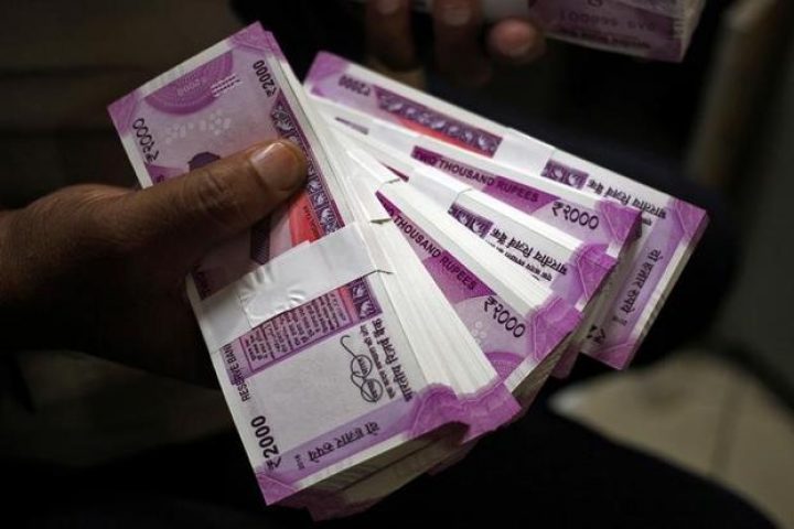 Rupee strengthens against US dollar ahead of RBI policy