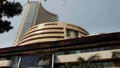 Nifty hovers around 6200 amid pressure; Tata Motors up 2.5%