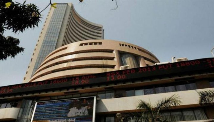 Nifty below 8900, Sensex loses over 200 pts; banks drag