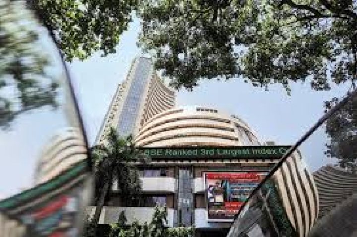 Closing bell: Sensex closes 100 points up, Nifty above 10,200, PSU bank stocks rise