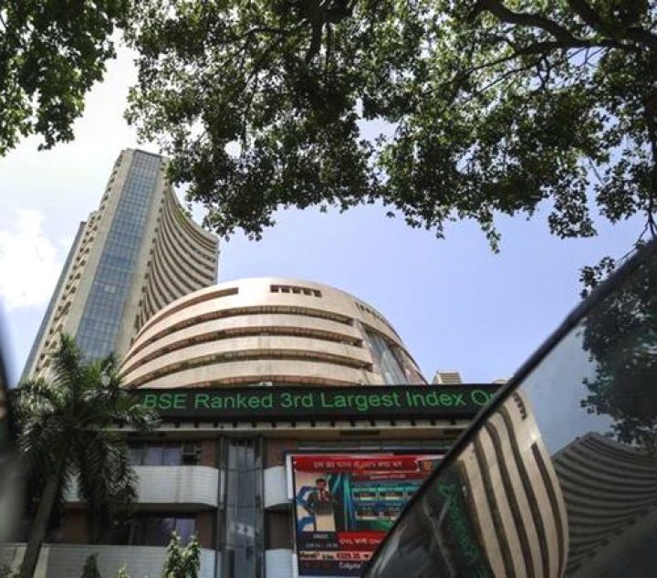 Sensex down 129 points in early trade on profit booking