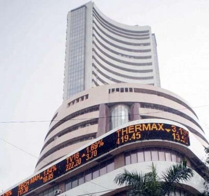 Market Live: Nifty manages to hold 9900, midcaps & PSU banks rally
