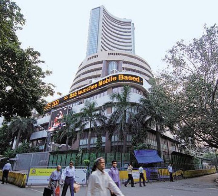 Market Live: Sensex off early high, Nifty looks poised to top the 10,000 mark