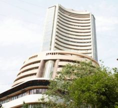 Market extends losses; Sensex falls over 300 points