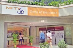 Banking stocks gain for second session on govt’s lower borrowing programme