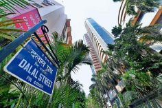 Market Live: Sensex, Nifty flat ahead of RBI meet; Bharti Airtel top gainer