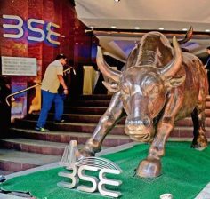 Sensex rises 220 points, Bandhan Bank jumps 7%, Sun Pharma down 2%