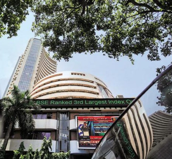 Market Live: Sensex extends losses, Nifty trades below 10,100