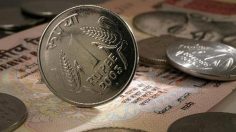 Rupee gains 11 paise in early trade