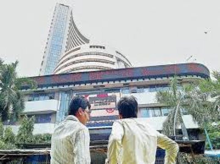 Sensex tanks 164 points on Asian cues; RIL plunges 1.75%