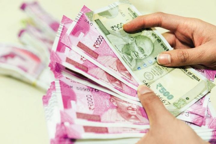 Rupee weakens marginally against US dollar ahead of GDP, fiscal deficit data