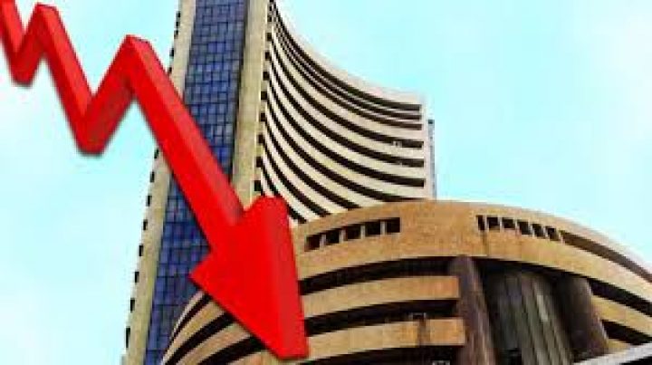 Nifty slips below 7300, rupee at 59/$-oil & gas, banks dip