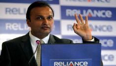 Sensex, Nifty flat; Reliance market cap crosses Rs 4 lakh cr