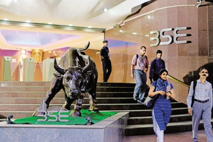 Closing bell: Sensex, Nifty close lower, PSU banks stocks fall