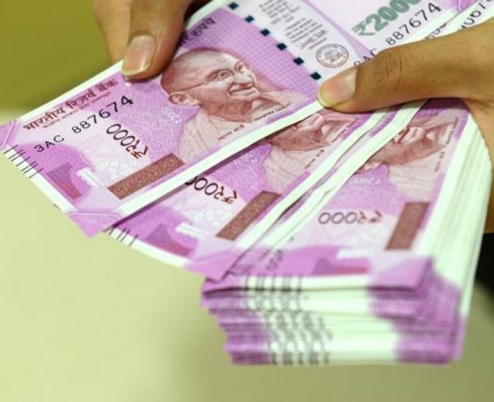 Rupee strengthens against US dollar ahead of RBI policy