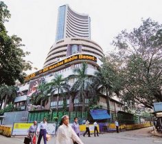 Market Live: Nifty Midcap tanks 3%, Sensex down 500 pts; banks, auto, realty hit hard