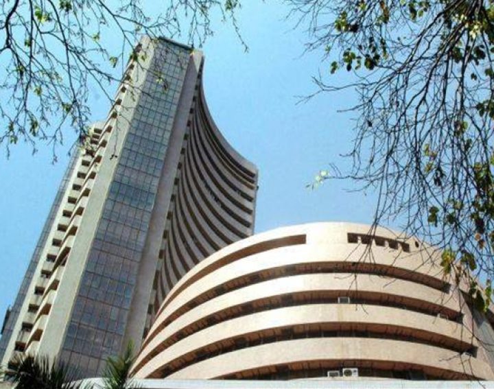 Market Live: Sensex rises 200 pts, Nifty eyes 9,800; Midcap outperforms