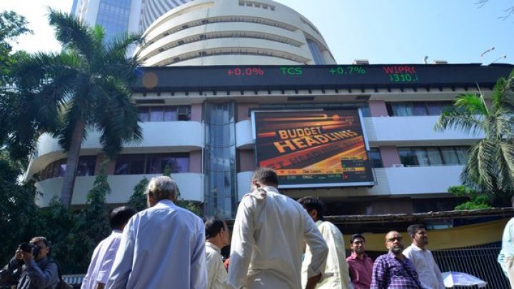 Market Live: Flat start on D-Street, Nifty below 10,900; Axis Bank down 1%