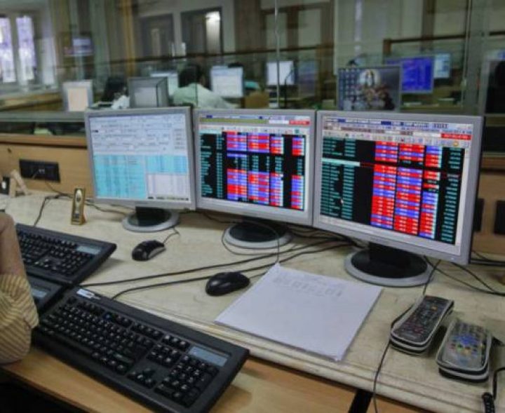 Market Live: Sensex trades higher, Nifty around 10,900; Jet Airways slips 5%