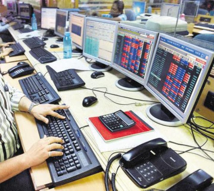 Markets LIVE: Sensex falls 500 points, Nifty below 10400, rupee plunges 1.5%