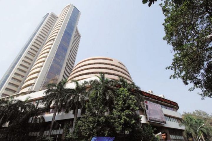 Market Live: Sensex opens 100 points lower, Nifty trades near 10,200, banking stocks fall